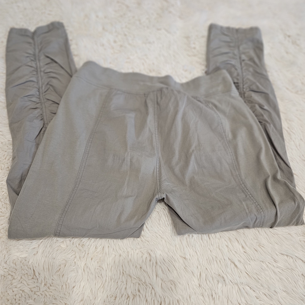 Women's Gray Cargo Pants - Picture 2 of 3